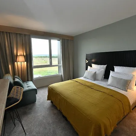 Golden Tulip Bezannes 4*