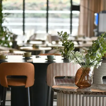 Golden Tulip Reims 4*