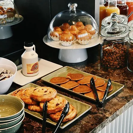 Golden Tulip Bezannes