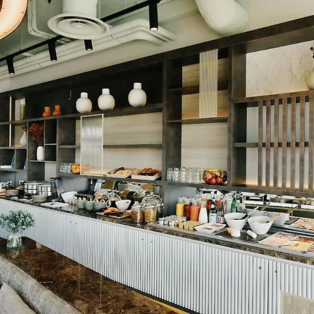 Hotel Golden Tulip Bezannes