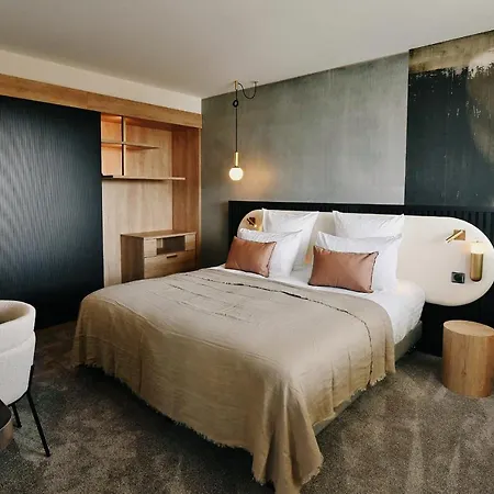 Golden Tulip Reims 4*