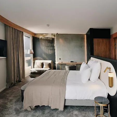 Golden Tulip Reims 4*