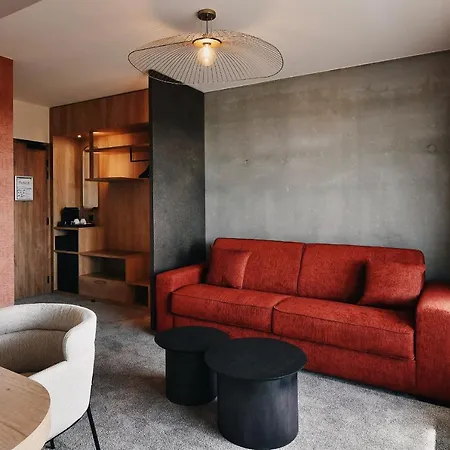 فندق Golden Tulip Bezannes