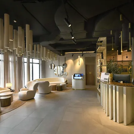 Golden Tulip Bezannes 4*