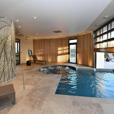 Golden Tulip Bezannes 4*