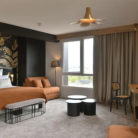 Hotel Golden Tulip Bezannes