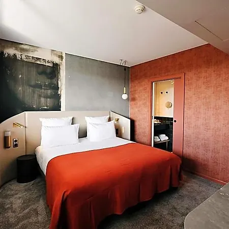 Golden Tulip Hotel