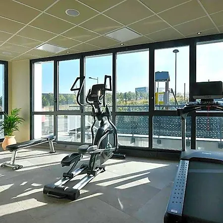 Ξενοδοχείο Golden Tulip Bezannes 4*