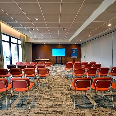 Ξενοδοχείο Golden Tulip Bezannes