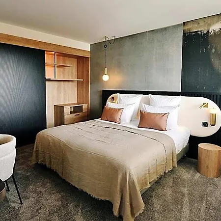Golden Tulip Bezannes Ρενς