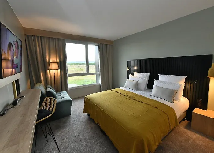 Golden Tulip Bezannes 4*