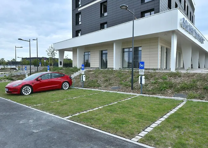 Golden Tulip Bezannes 4*