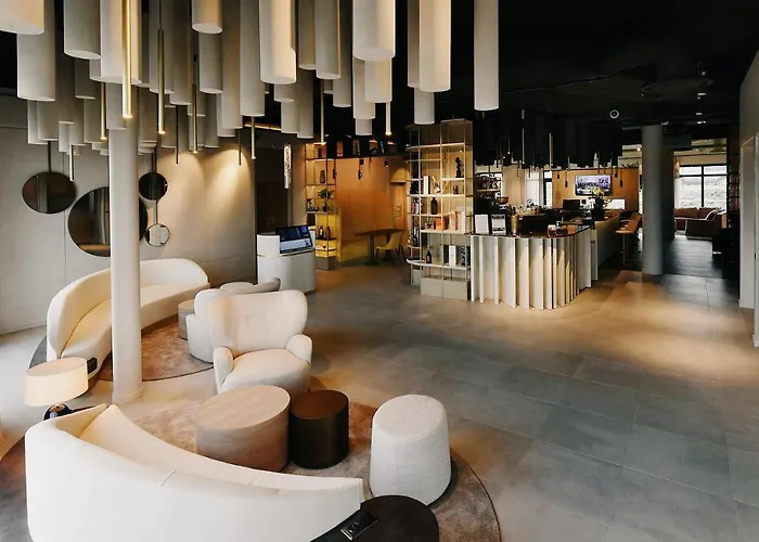 Golden Tulip Bezannes 4*