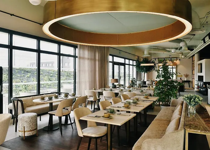 Golden Tulip Bezannes