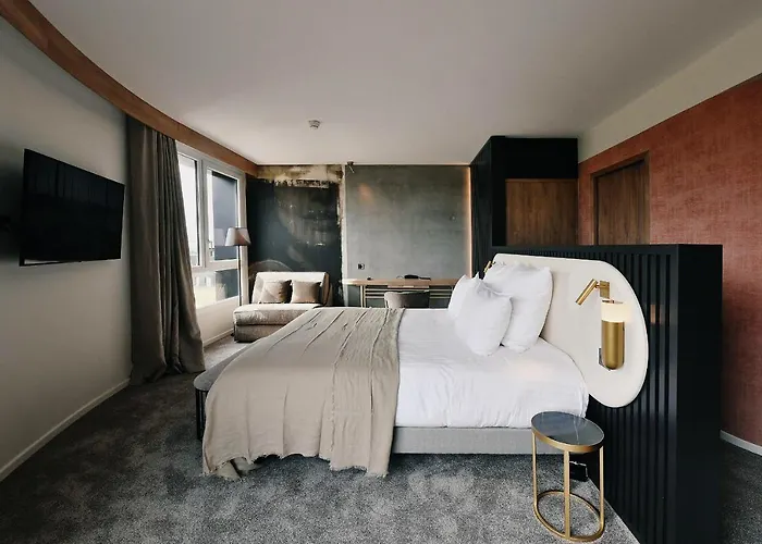 Hotel Golden Tulip Bezannes