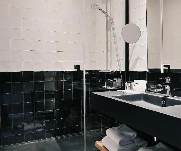 Golden Tulip Bezannes Szálloda 4*