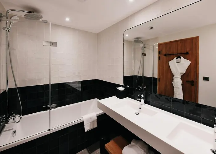 Golden Tulip Bezannes Szálloda 4*