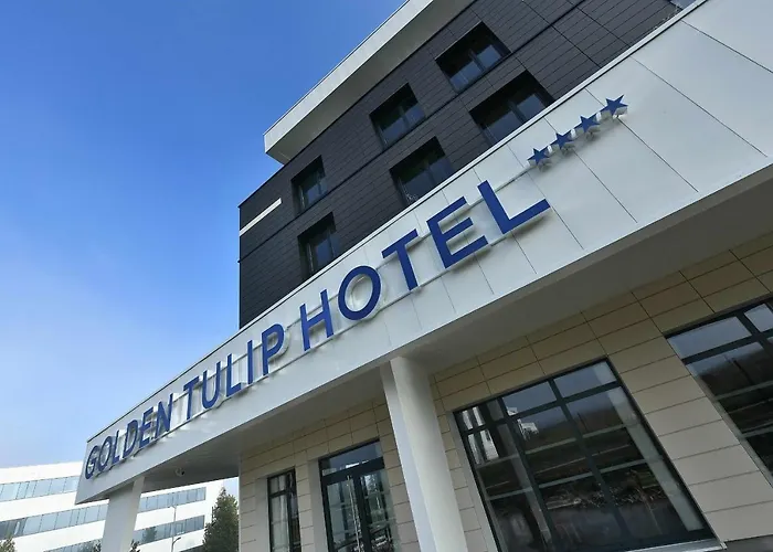 Golden Tulip Bezannes فندق