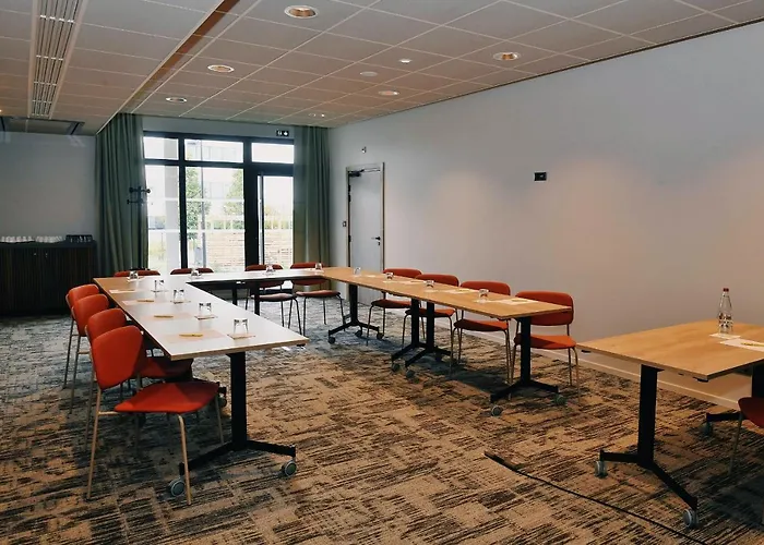 Golden Tulip Bezannes 4* Reims