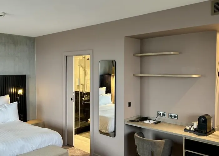 Golden Tulip Bezannes 4* Reims