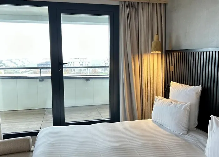 Golden Tulip Bezannes 4* رانس