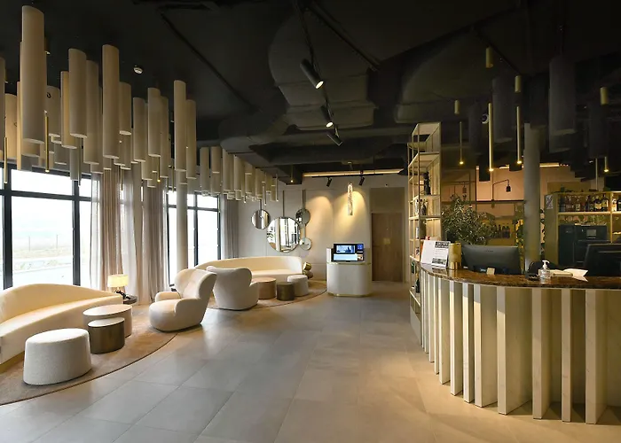 Golden Tulip Bezannes 4*