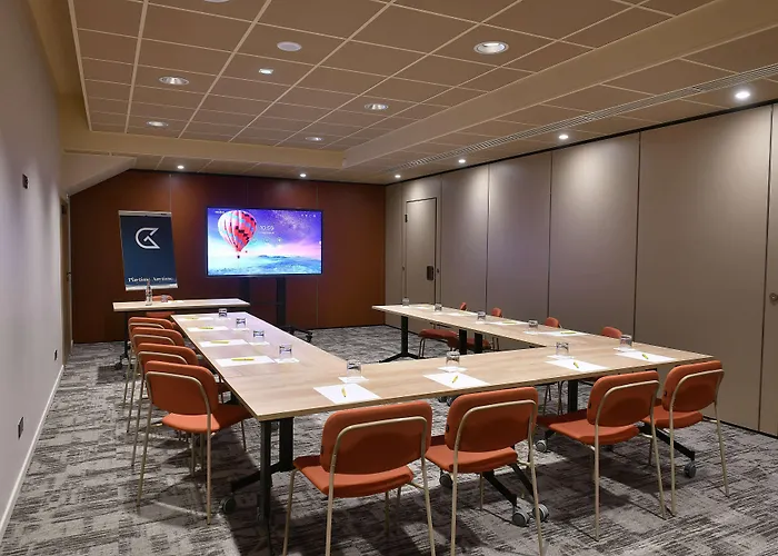 Golden Tulip Bezannes 4* Reims