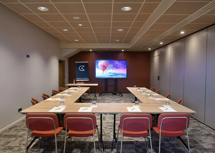 فندق Golden Tulip Bezannes