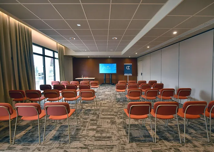 Golden Tulip Bezannes