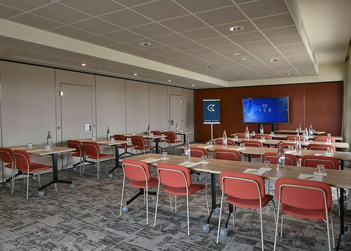 Golden Tulip Bezannes فندق رانس