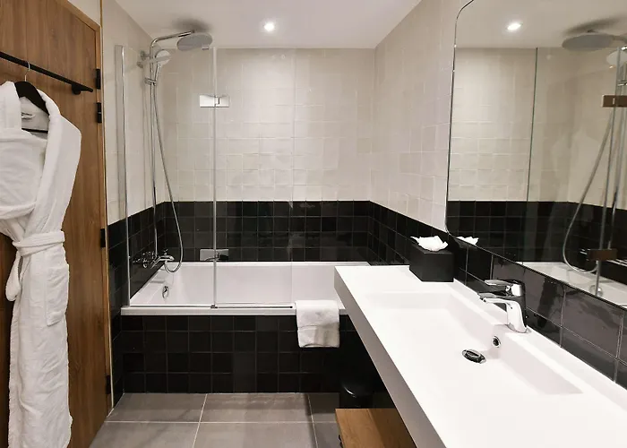 Golden Tulip Bezannes 4*