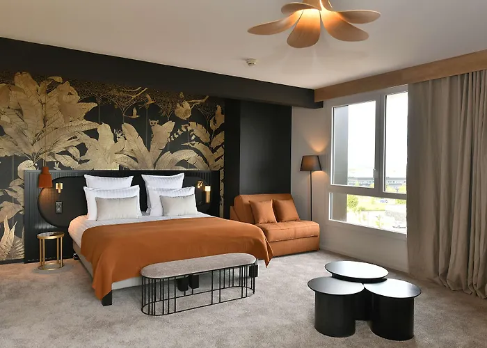 Golden Tulip Bezannes Hotel 4*